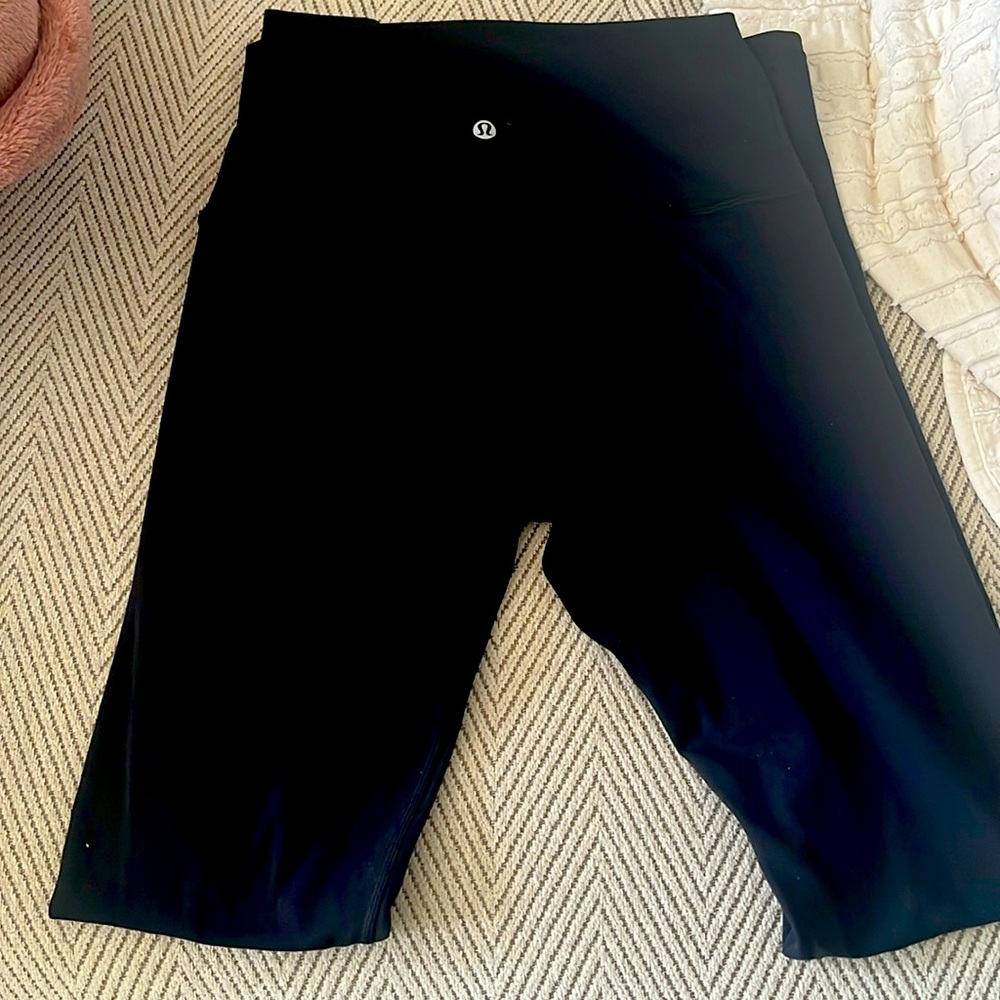 Lululemon Align Leggings. Size 6. 31” inseam. Color: Black 🖤
